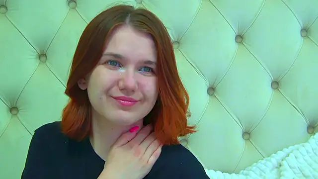 Snapshot of LessySmith chatting on March 2026 05:28:01 PM LessySmith online show from March 2026 05:28:01 PM