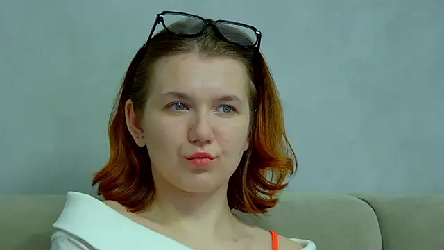 Snapshot of LessySmith chatting on March 2026 04:29:02 AM LessySmith online show from March 2026 04:29:02 AM