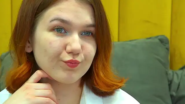 Snapshot of LessySmith chatting on March 2026 04:12:01 PM LessySmith online show from March 2026 04:12:01 PM