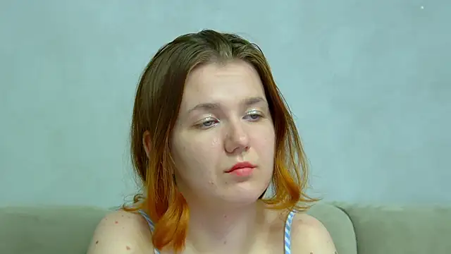 Snapshot of LessySmith chatting on March 2026 04:23:01 AM LessySmith online show from March 2026 04:23:01 AM