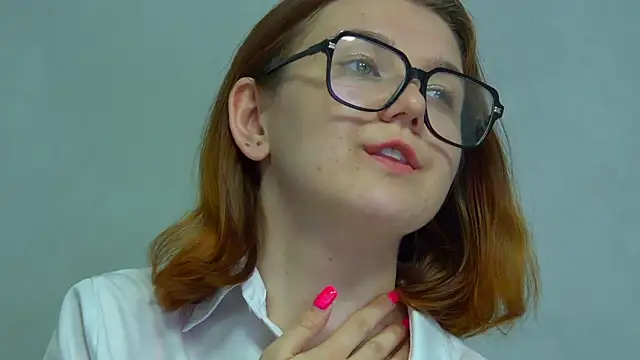 Snapshot of LessySmith chatting on April 2026 04:42:01 AM LessySmith online show from April 2026 04:42:01 AM