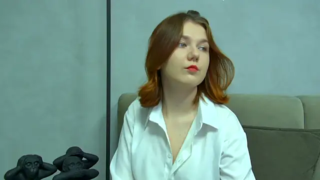 Snapshot of LessySmith chatting on April 2026 04:11:02 PM LessySmith online show from April 2026 04:11:02 PM