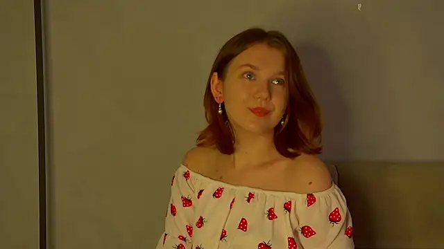 Snapshot of LessySmith chatting on April 2026 07:58:01 PM LessySmith online show from April 2026 07:58:01 PM