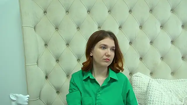 Snapshot of LessySmith chatting on April 2026 04:06:02 PM LessySmith online show from April 2026 04:06:02 PM