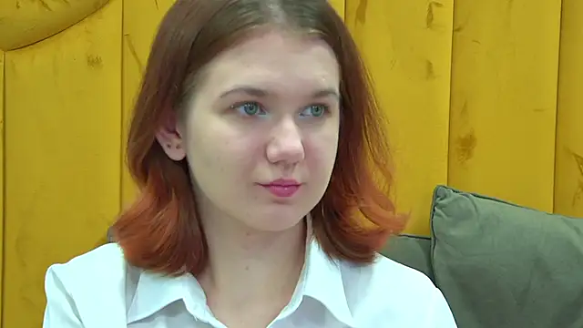 Snapshot of LessySmith chatting on April 2026 04:09:01 PM LessySmith online show from April 2026 04:09:01 PM