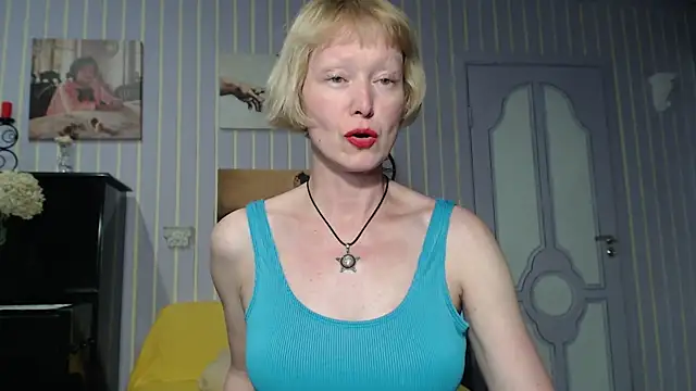 Marquise555 online show from August 2026 05:38:01 PM