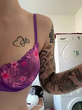 Snapshot of LenaSophie chatting on March 2025 12:00:01 PM LenaSophie online show from March 2025 12:00:01 PM