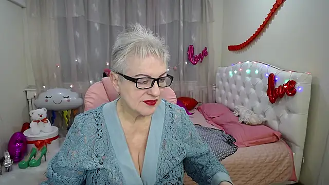 KayleSmoll online show from February 2025 07:41:01 PM