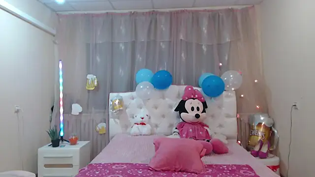 KayleSmoll online show from September 2025 06:41:02 PM