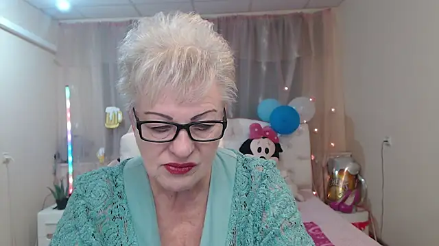 KayleSmoll online show from September 2025 06:24:01 PM