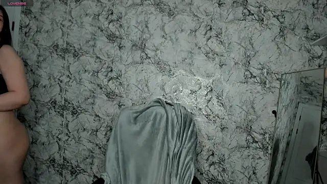 Snapshot of DeniRicchii chatting on April 2026 06:38:01 PM DeniRicchii online show from April 2026 06:38:01 PM