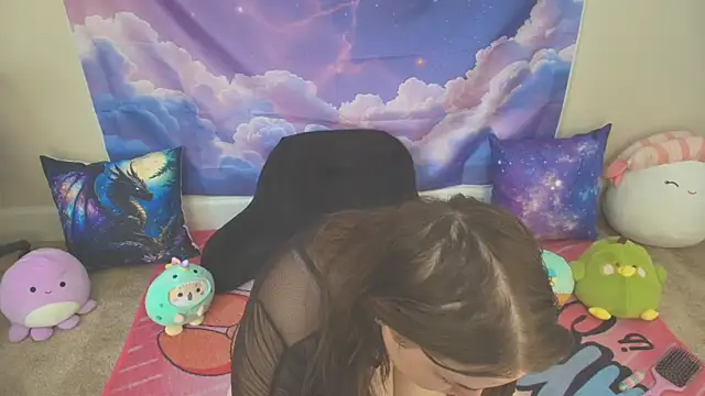 Snapshot of MilkyBunny chatting on January 2026 05:27:02 PM MilkyBunny online show from January 2026 05:27:02 PM