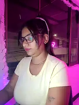 Sofythom1 online show from December 2024 12:30:01 AM