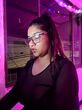 Sofythom1 online show from March 2025 04:05:01 AM