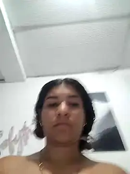 Sofythom1 online show from September 2025 02:00:02 AM