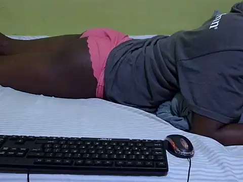 QUEEN-LIZ online show from November 2025 06:17:01 PM