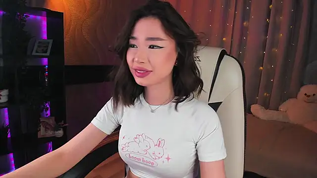 sensualily online show from March 2025 05:01:01 PM