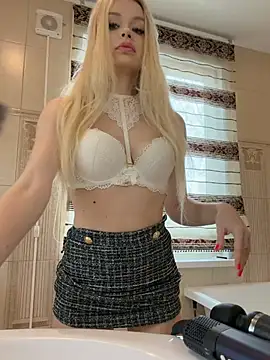 Snapshot of -RIVIERA- chatting on April 2026 07:50:02 AM -RIVIERA- online show from April 2026 07:50:02 AM