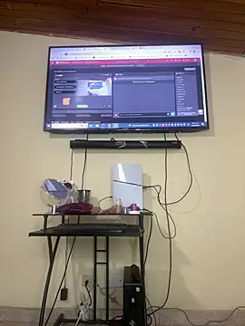 Snapshot of scarlet_tommy chatting on April 2026 07:42:01 PM scarlet tommy online show from April 2026 07:42:01 PM