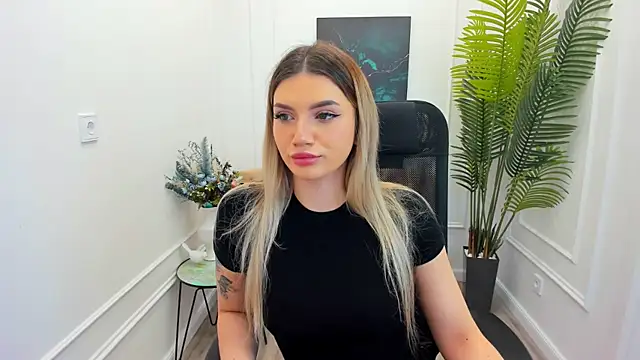 SelenaeMoore online show from October 2025 07:45:02 PM