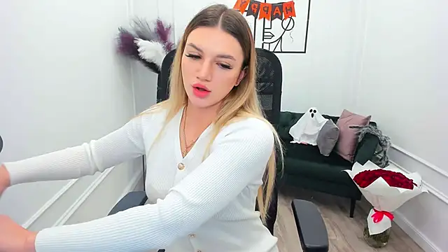 SelenaeMoore online show from October 2025 07:41:01 PM