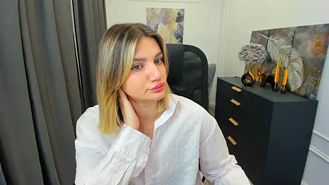 SelenaeMoore online show from March 2026 03:39:01 AM