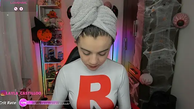 Layla castilloo online show from October 2025 04:52:01 PM