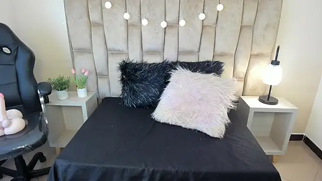 Esteff  o2 online show from March 2025 07:38:01 PM