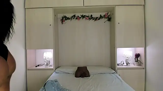 KendallRosse1 online show from April 2026 12:37:01 PM