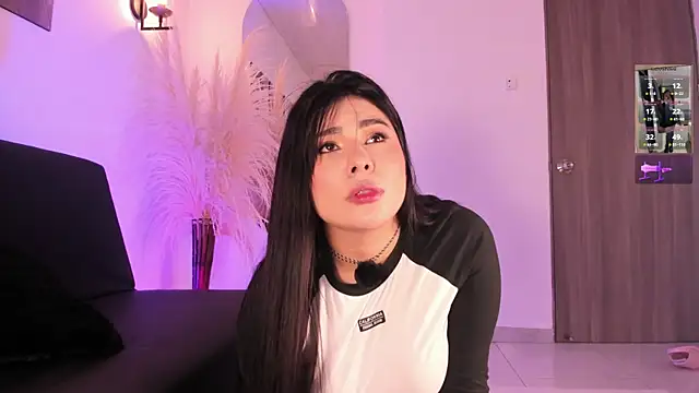 Danna adams01 online show from April 2026 06:35:01 PM