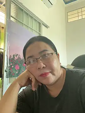 Snapshot of NDith chatting on March 2025 05:12:02 AM NDith online show from March 2025 05:12:02 AM