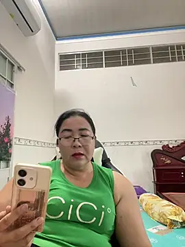 Snapshot of NDith chatting on March 2025 10:55:02 AM NDith online show from March 2025 10:55:02 AM