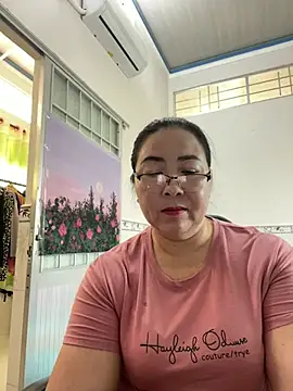 Snapshot of NDith chatting on March 2025 09:15:02 AM NDith online show from March 2025 09:15:02 AM