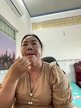 Snapshot of NDith chatting on March 2025 09:02:02 AM NDith online show from March 2025 09:02:02 AM