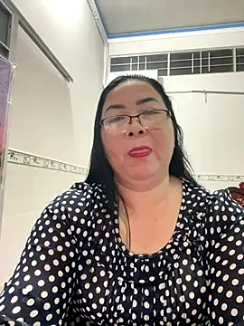 Snapshot of NDith chatting on September 2025 12:04:02 PM NDith online show from September 2025 12:04:02 PM