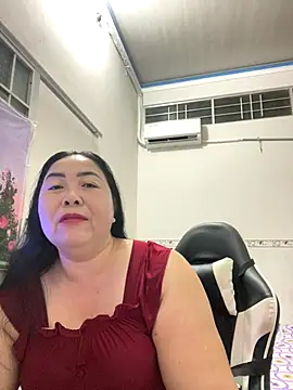 Snapshot of NDith chatting on October 2025 11:40:01 AM NDith online show from October 2025 11:40:01 AM