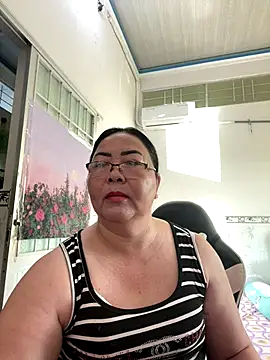 Snapshot of NDith chatting on October 2025 11:46:01 PM NDith online show from October 2025 11:46:01 PM