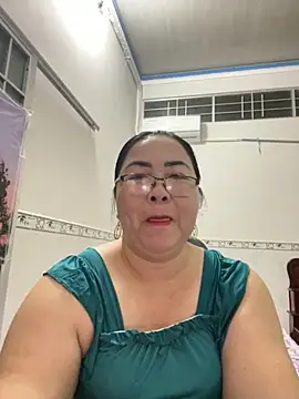 Snapshot of NDith chatting on October 2025 11:08:02 AM NDith online show from October 2025 11:08:02 AM