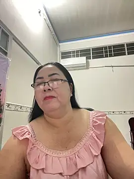 Snapshot of NDith chatting on October 2025 12:39:01 PM NDith online show from October 2025 12:39:01 PM