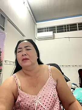 Snapshot of NDith chatting on October 2025 01:25:02 PM NDith online show from October 2025 01:25:02 PM