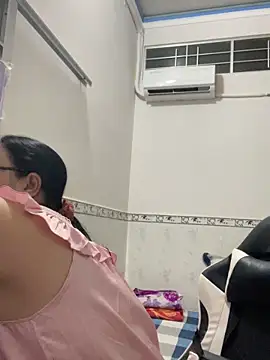 Snapshot of NDith chatting on October 2025 02:18:02 PM NDith online show from October 2025 02:18:02 PM