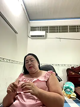 Snapshot of NDith chatting on October 2025 09:54:01 AM NDith online show from October 2025 09:54:01 AM