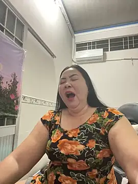 Snapshot of NDith chatting on November 2025 01:23:02 PM NDith online show from November 2025 01:23:02 PM