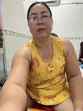 Snapshot of NDith chatting on November 2025 01:44:02 PM NDith online show from November 2025 01:44:02 PM