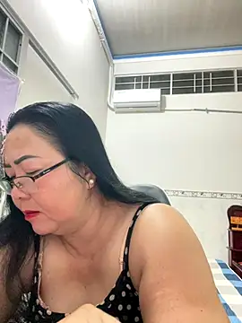 Snapshot of NDith chatting on November 2025 09:47:02 PM NDith online show from November 2025 09:47:02 PM