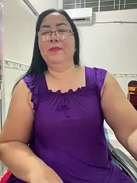 Snapshot of NDith chatting on November 2025 11:32:02 AM NDith online show from November 2025 11:32:02 AM