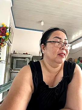 Snapshot of NDith chatting on November 2025 12:58:01 AM NDith online show from November 2025 12:58:01 AM