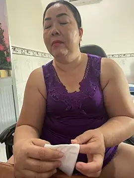 Snapshot of NDith chatting on December 2025 08:56:02 AM NDith online show from December 2025 08:56:02 AM