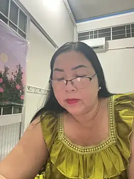 Snapshot of NDith chatting on December 2025 11:30:02 AM NDith online show from December 2025 11:30:02 AM