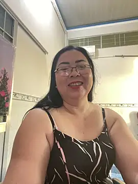 Snapshot of NDith chatting on December 2025 11:35:01 PM NDith online show from December 2025 11:35:01 PM